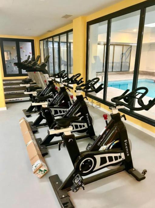Estudios Homer Y Disney Con Piscina Olimpica Climatizada, Exterior,Gimnasio, Coworking, Netflix Y Wifi Gratis San Sebastián de los Reyes Zewnętrze zdjęcie